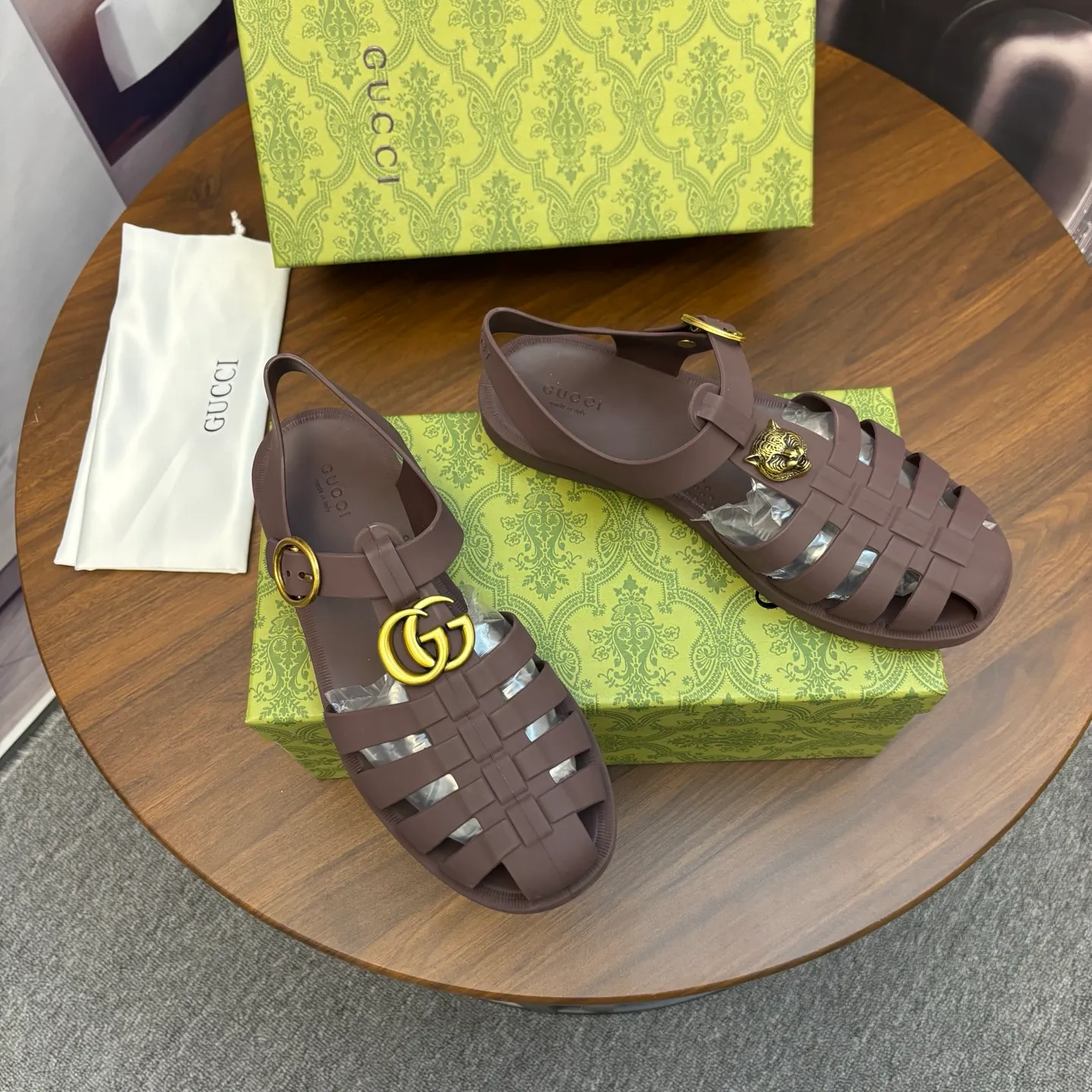 Men's shoes 260💰 [Gucci] Counter quality, top-quality original goods, real photos! Original TPU material, fine workmanship, comfortable; genuine 1:1 replica Size: 36 ~ 46